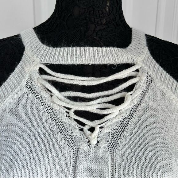 Sz S Entro Ivory Cold Shoulder Knit Sweater - Picture 7 of 11
